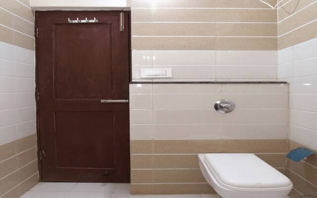 OYO 10070 Hotel Satkar Regency