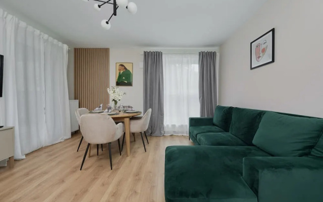 3 Bedroom Gwiaździsta 18 by Renters