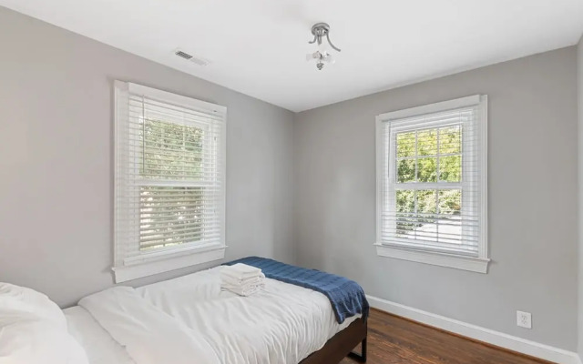 Massive 5BR Historic CozySuites House