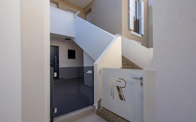 Amazing Apartment in Gajac With 2 Bedrooms and Wifi