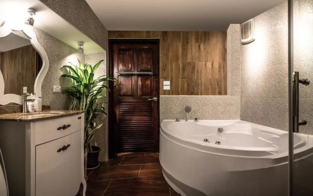 VillaBerry Nimman Chiang Mai