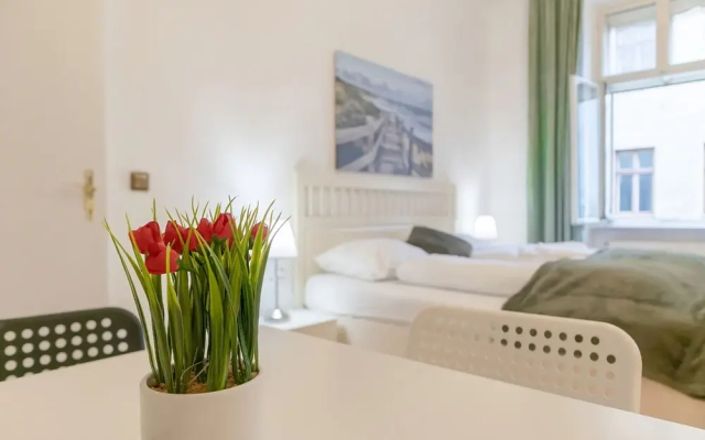 Spacious 4BR Apt Long Stay Friendly