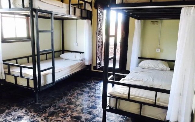 Inn Between Hostel – Guest Rooms – Ubud