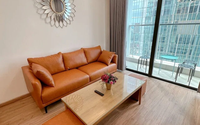 Luna's House Luxury Apartment at Vinhomes Metropolis