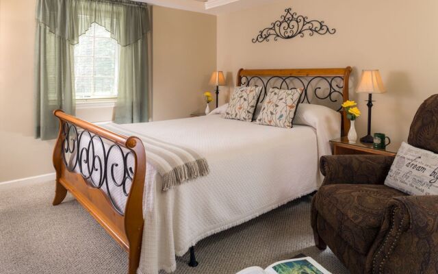 The Wooden Duck Bed and Breakfast