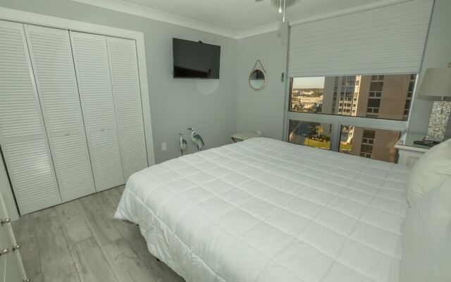 2106 is a Gulf Front 3 bedroom unobstructed views by RedAwning