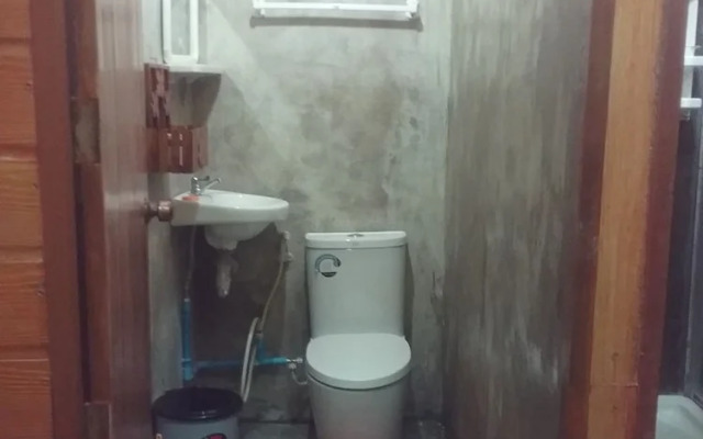 Arunrat GuestHouse - Hostel