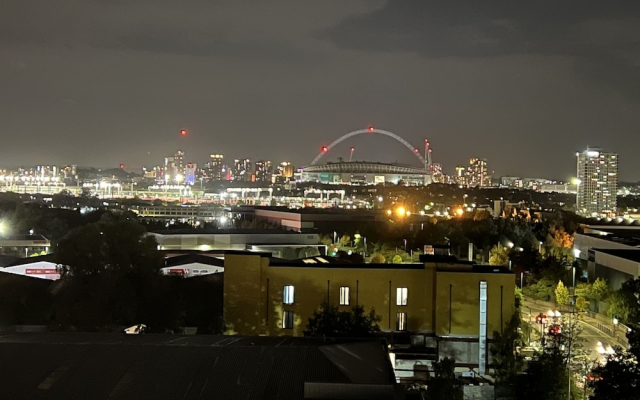 Double Room with Skyline view near Tube
