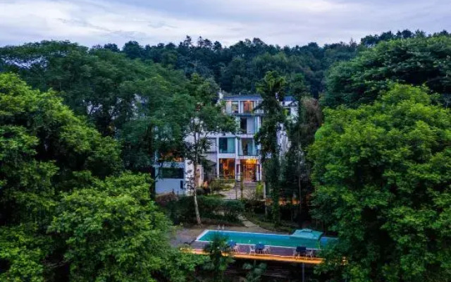 Yichuan Yisu River View Senxi Hostel