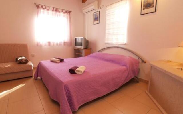 Apartments Iva 1534