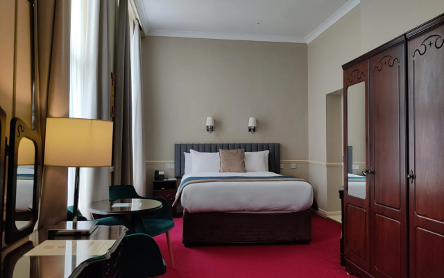 Harcourt Hotel