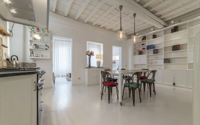 Campo De' Fiori Luxury Apartment