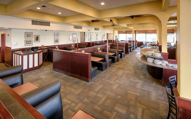 Red Lion Hotel & Conference Center - Seattle/Renton