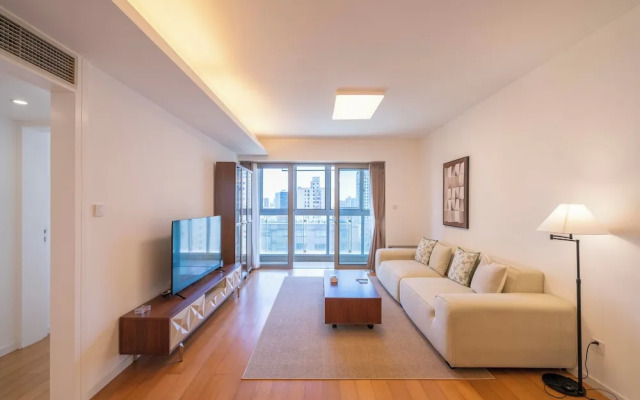 Tyms Elegant 2BR 1BA Apt Walk to Malls