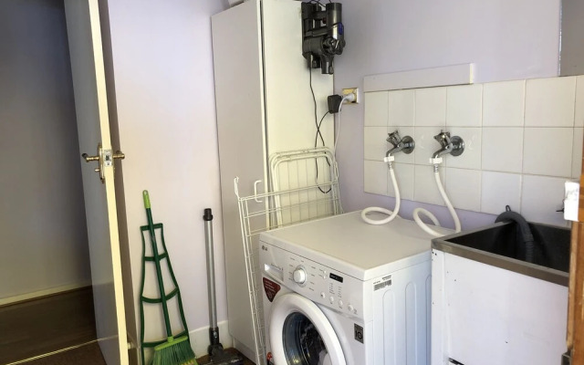 Canberra Entire House 3 Bedroom