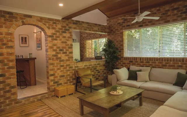 Tropic Lodge by Charlesworth