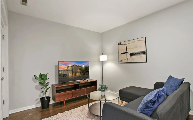 Cozy 2BR Apt - Sunnyside 2E