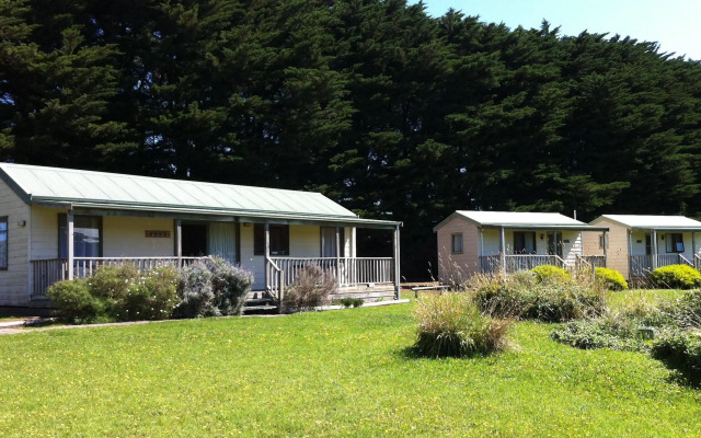 Twelve Apostles Motel & Country Retreat