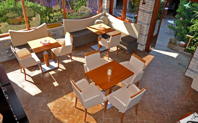 Poledas Apartments