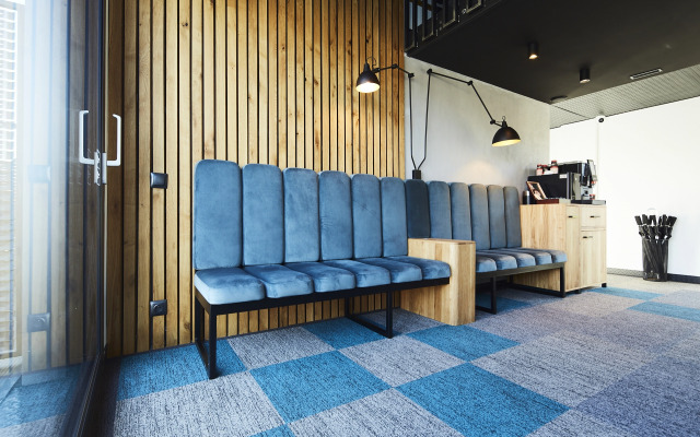 New Port Hotel