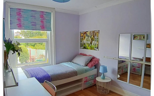 Charming Villa in Ryde - Child Friendly