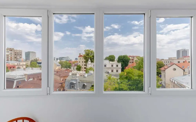 Modern Suite on Historic Calea Victoriei