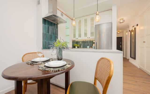 Marszałkowska Apartment by Renters