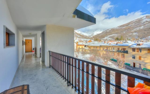 White House Ski Relax