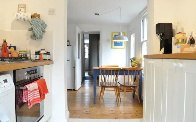 Modern 2 Bedroom North London Apartment