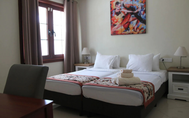 Chic Apartment in Willemstad Surrounded by Tropical Garden