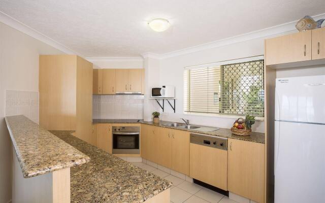 Golden Riviera Beach Resort