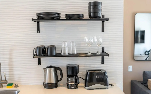 Apartments at 100 Collins