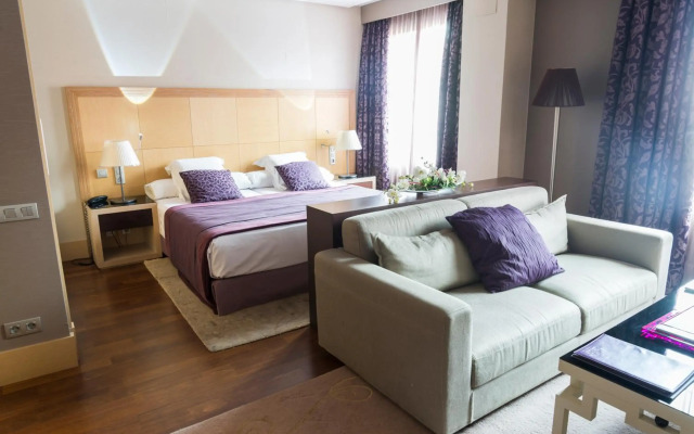 Sinsuvarn Airport Suite