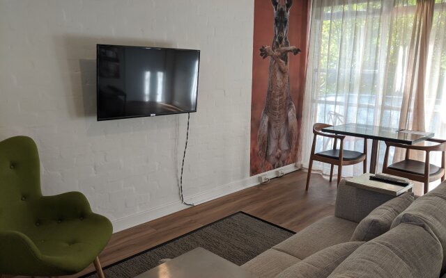 SoYa on Davis Apartment Hotel