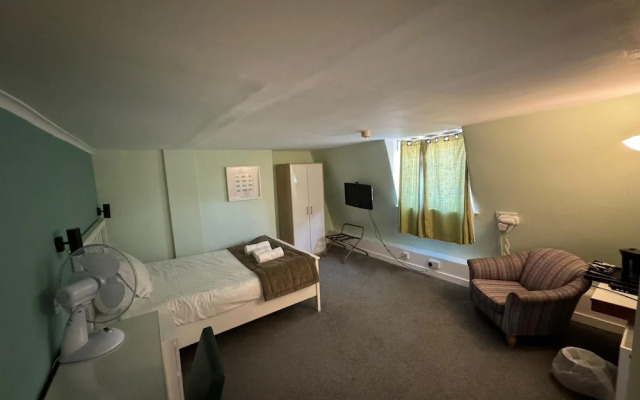 The George Hotel