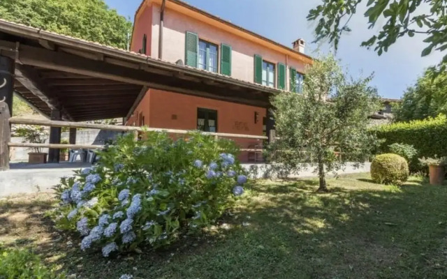 Villa Popiglio Comfortable Holiday Residence