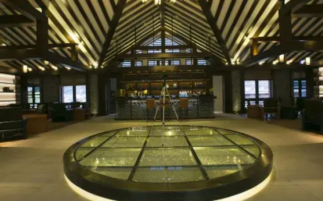 Gongga cliff Hot Spring Hotel