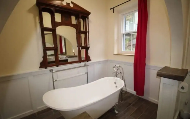 Beautiful Pendine Manor House in West Wales