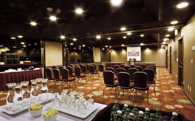 Carson Valley Motor Lodge & Suites