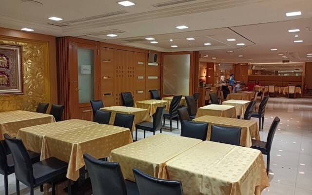 Duke Business Hotel