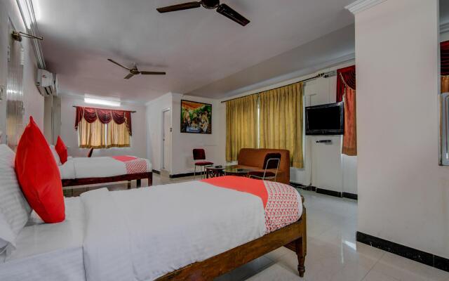 Collection O 14323 Anupama Hotel