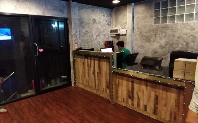 Chang Bed and Bar Hostel - Adults Only