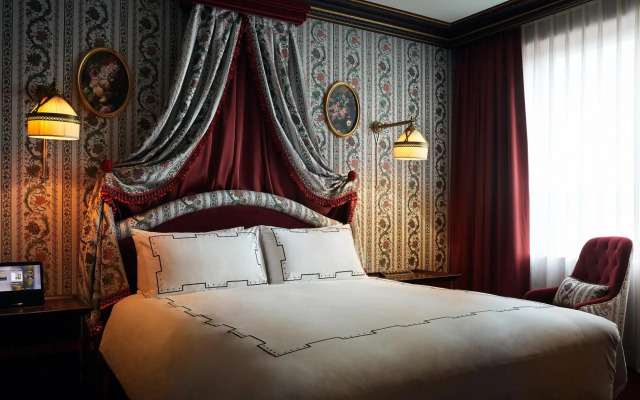 L'Escape Hotel