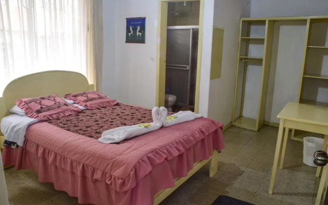 Hostal Santa Cruz Backpackers