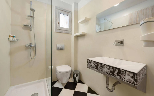 F Fine Suites- Adults Only