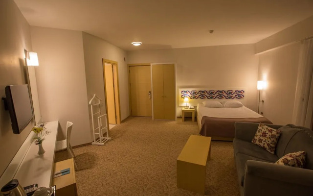 Larina Ninova Thermal Spa & Hotel