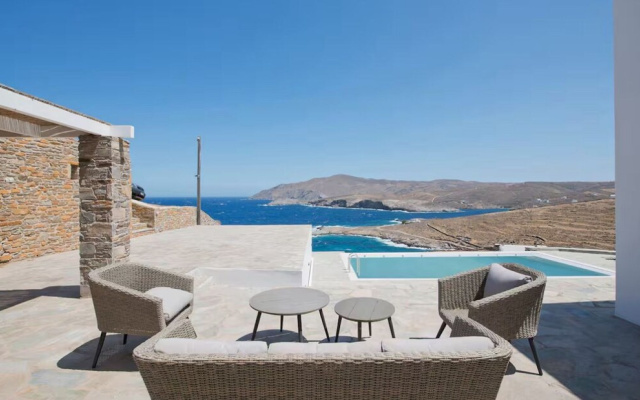 White Wave Kythnos