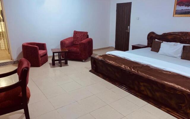 E-Gold Luxury Hotel