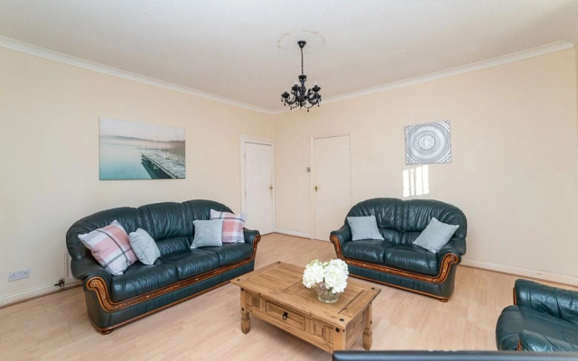 Lovely Central Home Naar Beach Lawe Rd