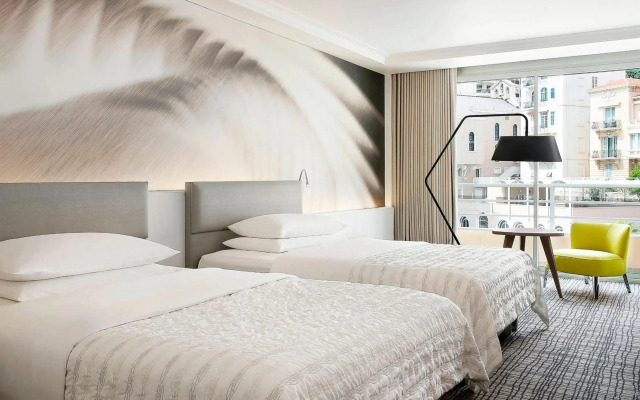 Le Meridien Beach Plaza